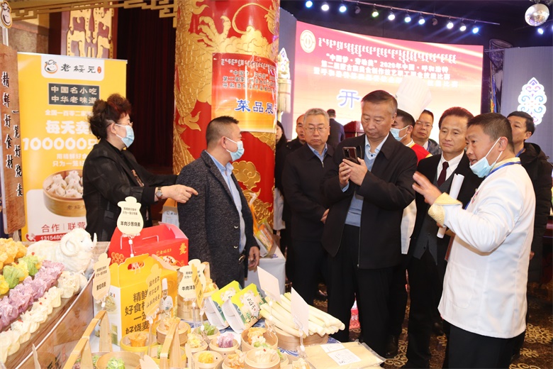 内蒙古7个盟市240名选手青城竞技交流经验赛美食