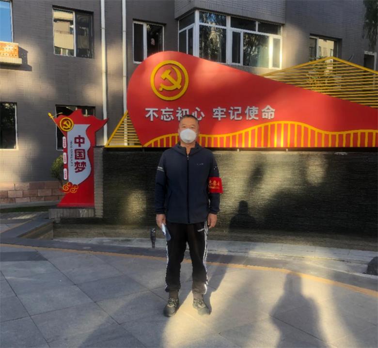 下沉社区当先锋的共产党员杨志宏