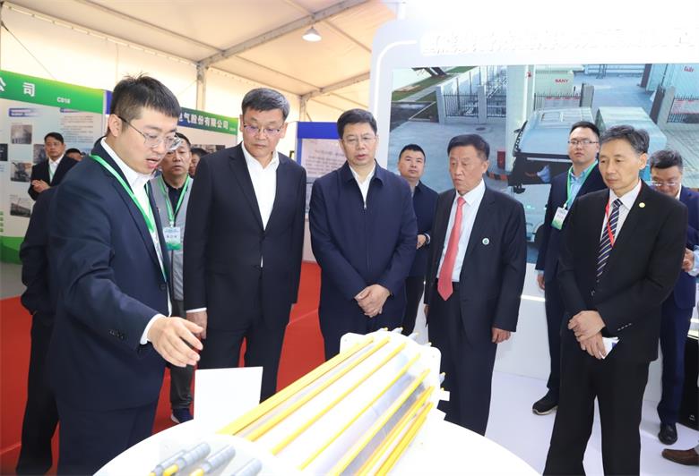  “绿能零碳 氢启未来 ” 首届中国 ( 内蒙古) 氢能论坛签约185亿元！